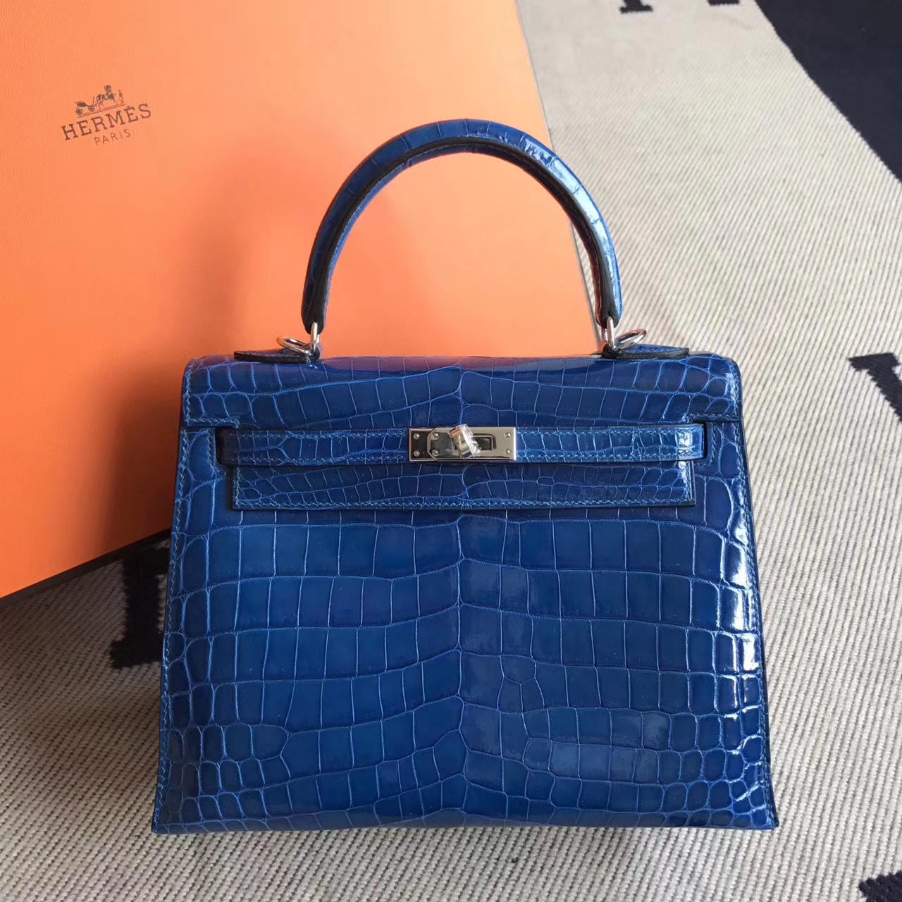On Sale Hermes 7Q Mykonos Blue Crocodile Shiny Leather Kelly25cm Bag ...